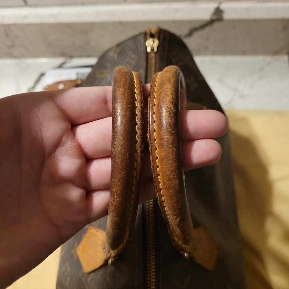 Authentic Monogram Speedy 30 vintage Louis Vuitton. EUC NOT FOR PICKY BUYERS. - Picture 4 of 13